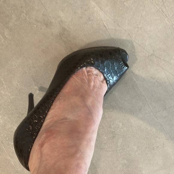 Signed by Giuseppe Zanotti for me ,black skin size 38 . So special . $350 - Picture 7 of 17